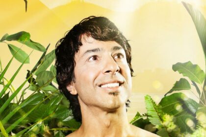 Arj Barker fires back after kicking mum with baby out of Melbourne Comedy Festival show at Athenaeum Theatre