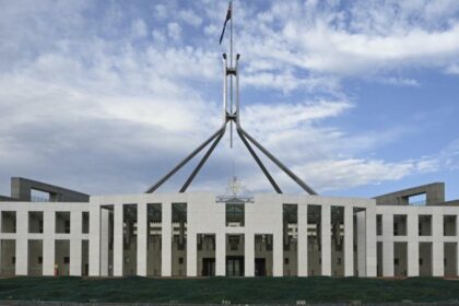 Backlogged security clearance makes Canberra a rife hub for spies: expert
