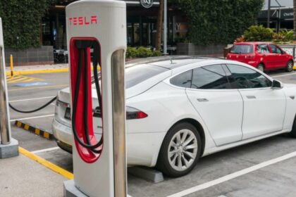Top brands in the slow lane with electric car policies