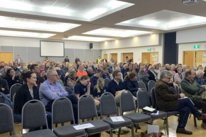Hundreds flock to town hall meeting to push back against controversial Floreat Forum redevelopment