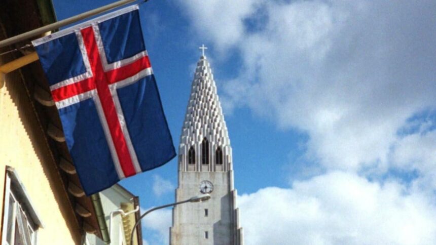 Iceland elects Halla Tomasdottir as president