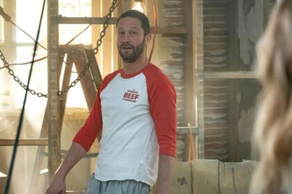 The Bear Star Ebon Moss-Bachrach Wants You to Stop Calling Him “Cousin”