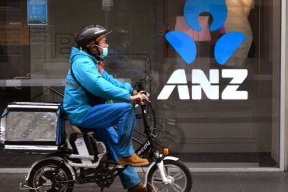 ANZ suspends traders amid alleged bond dealing misconduct