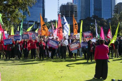 Armadale, Albany child protection offices close in strike over understaffing, ‘dangerous’ workloads