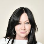 Jennie Garth, Alyssa Milano, and More Pay Tribute to Shannen Doherty
