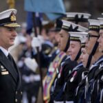 'Messing about in boats' admiral becomes defence chief