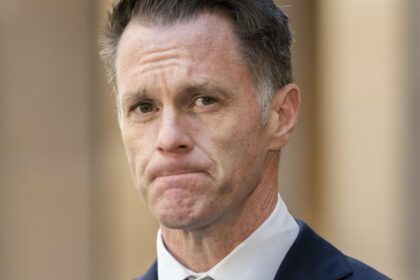NSW Premier Chris Minns calls for NSW Labor to suspend CFMEU