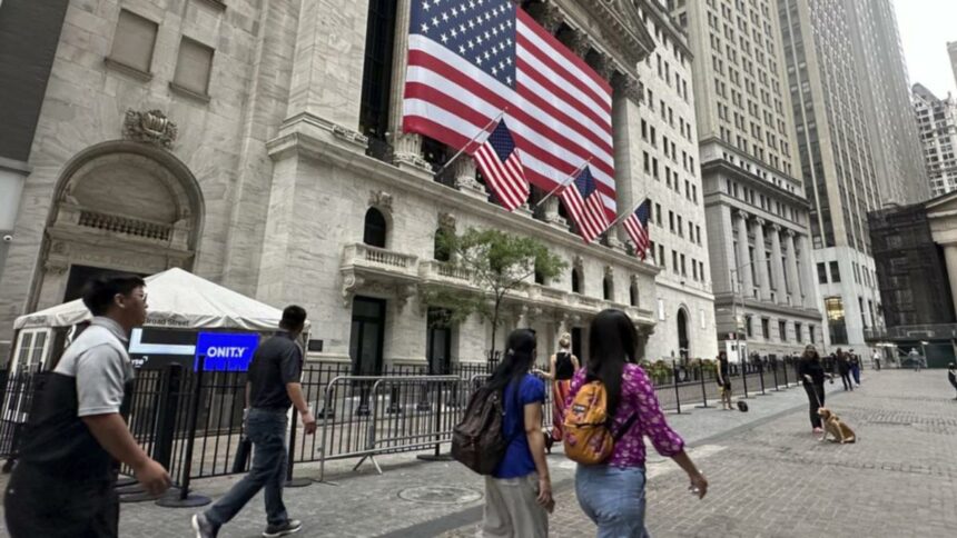 Recovery in chips, megacaps drives Wall St higher