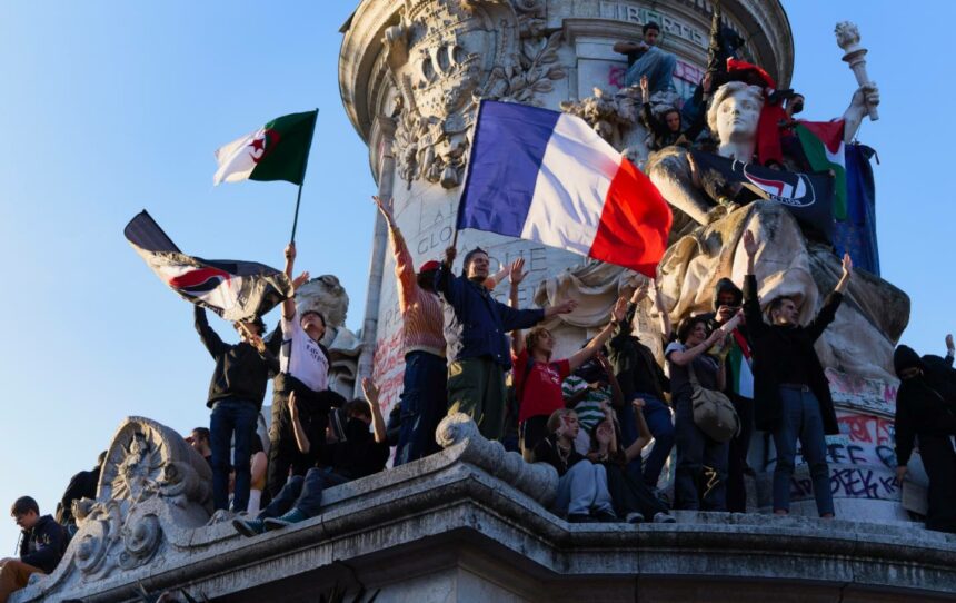 The Risky Politics of France’s Hung Parliament