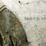 Photo of a historical inscription in the Remterkeller of Halberstadt Cathedral.