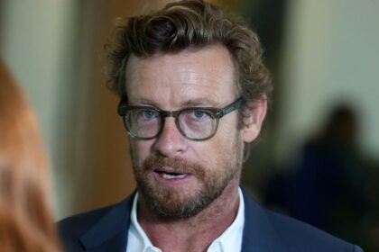 Aussie actor and star of The Mentalist, Simon Baker charged with drink driving offences