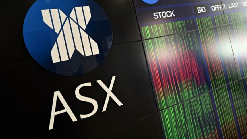 Australian shares bouncing back at midday, up 1.1 pct