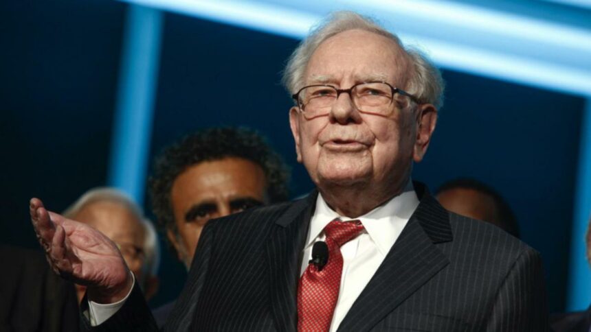 Buffett slashes Berkshire Hathaway's Apple stake