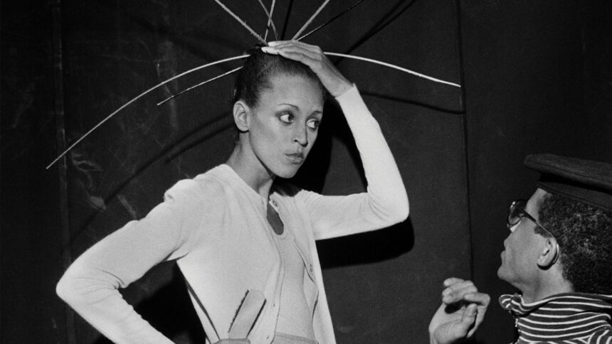 Through Bill Cunningham’s Lens, the Glitz and Drama of an Era-Defining Fashion Show