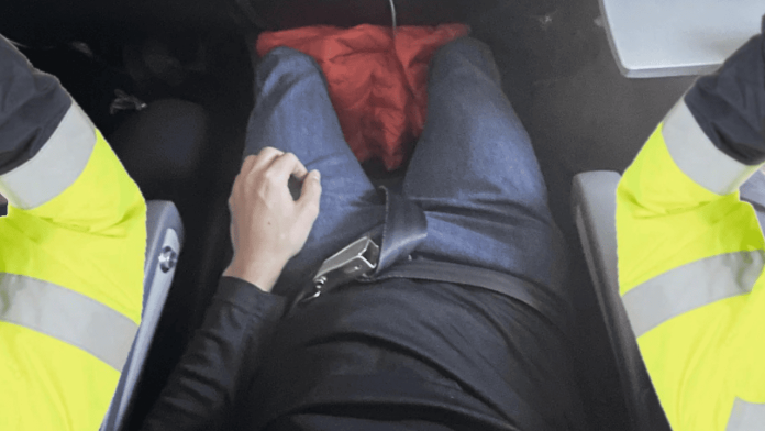 Sydney man squeezed between FIFO workers on flight