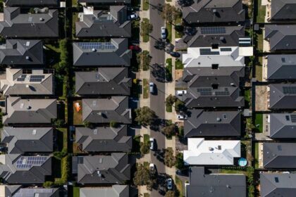 Melbourne city skyline during post-pandemic exodus myth debate