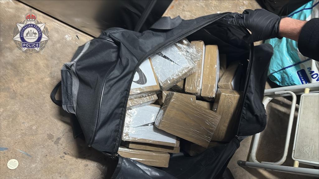 Sports bag with 30kg substitute cocaine seized during sting operation
