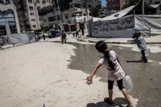 Several Gazans were killed and injured when an Israeli strike hit a water refill centre. Source: Getty / Anadolu/Anadolu via Getty Images