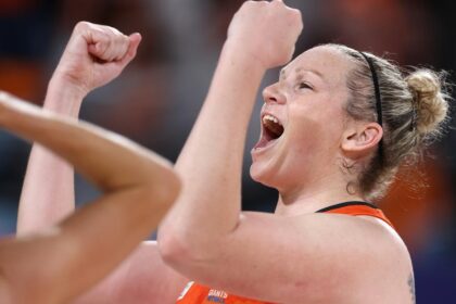 Jo Harten celebrates victory in her farewell match. Picture: Jason McCawley/Getty Images